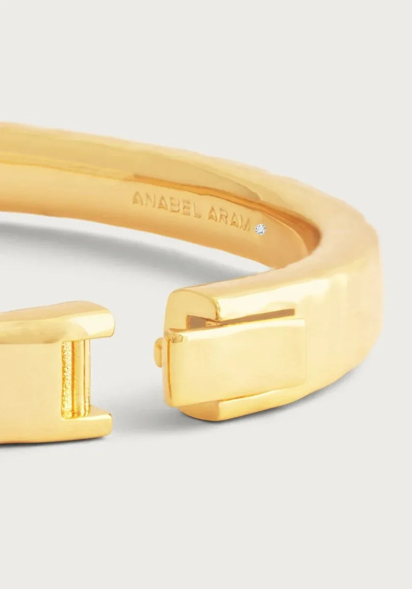 Farrier Medium Hinged Bangle, Gold